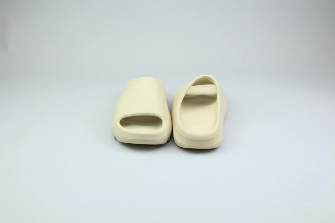 Adidas Yeezy Slide 'Bone' - Size 42 (ARCHIVE) - Image 3