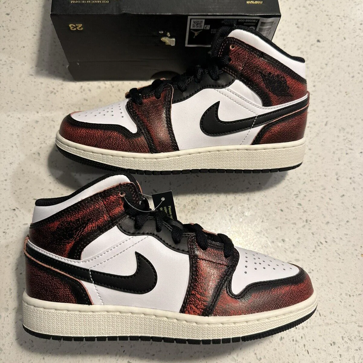 Jordan 1 Mid 'Wear-Away Chicago' (GS) - Image 8
