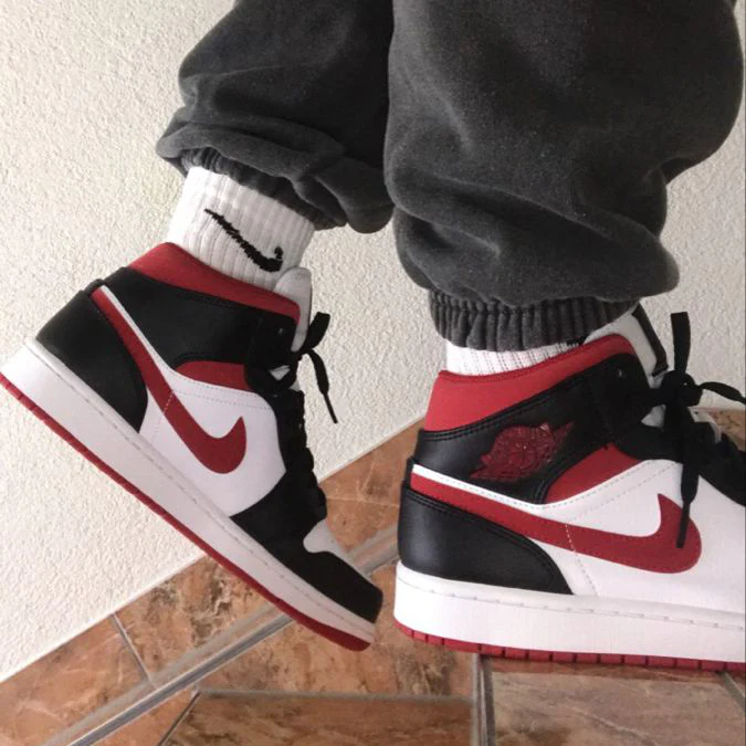 Jordan 1 Mid 'White Black Red' (2022) - Image 9