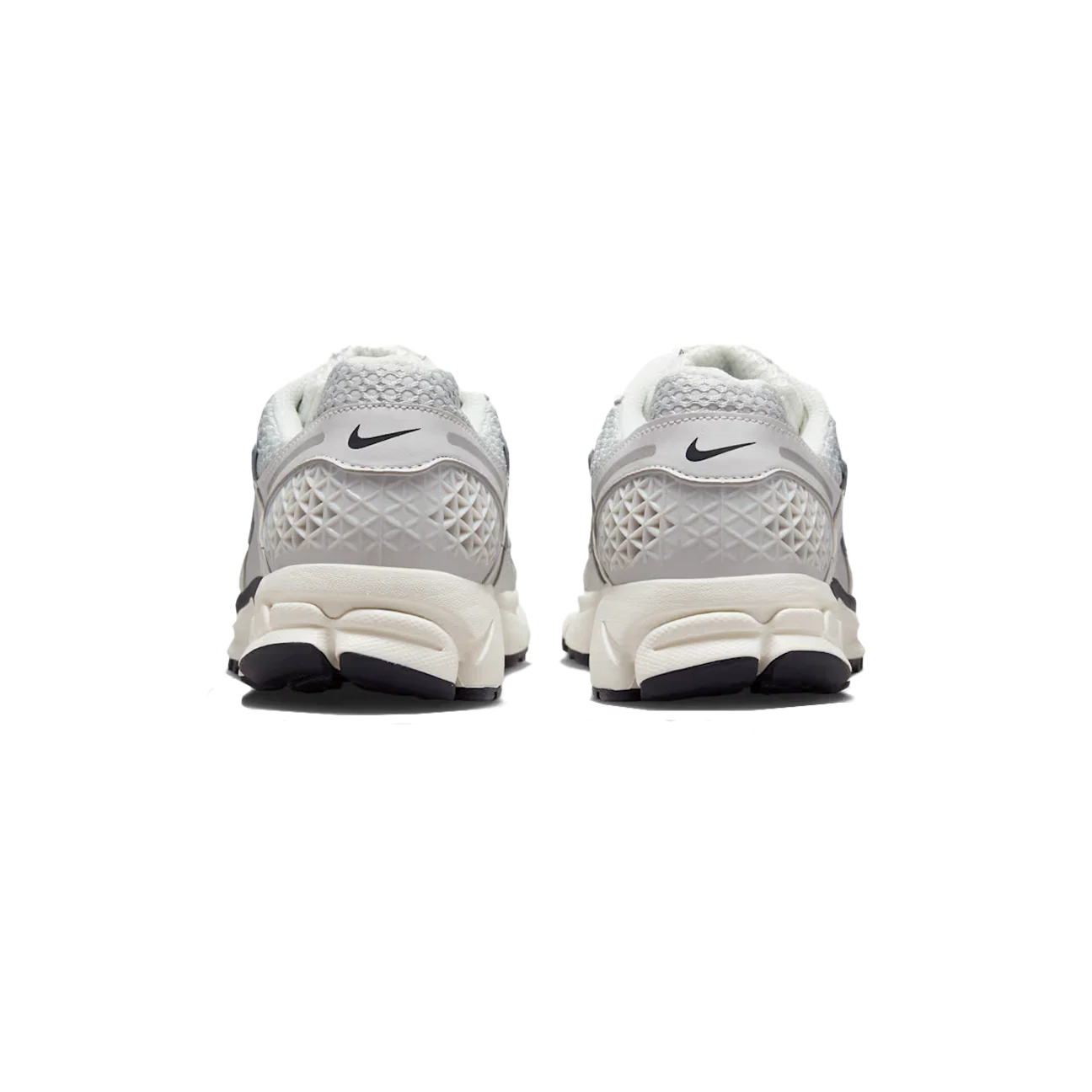Nike Zoom Vomero 5 'Photon Dust Metallic Silver' (W) - Image 4