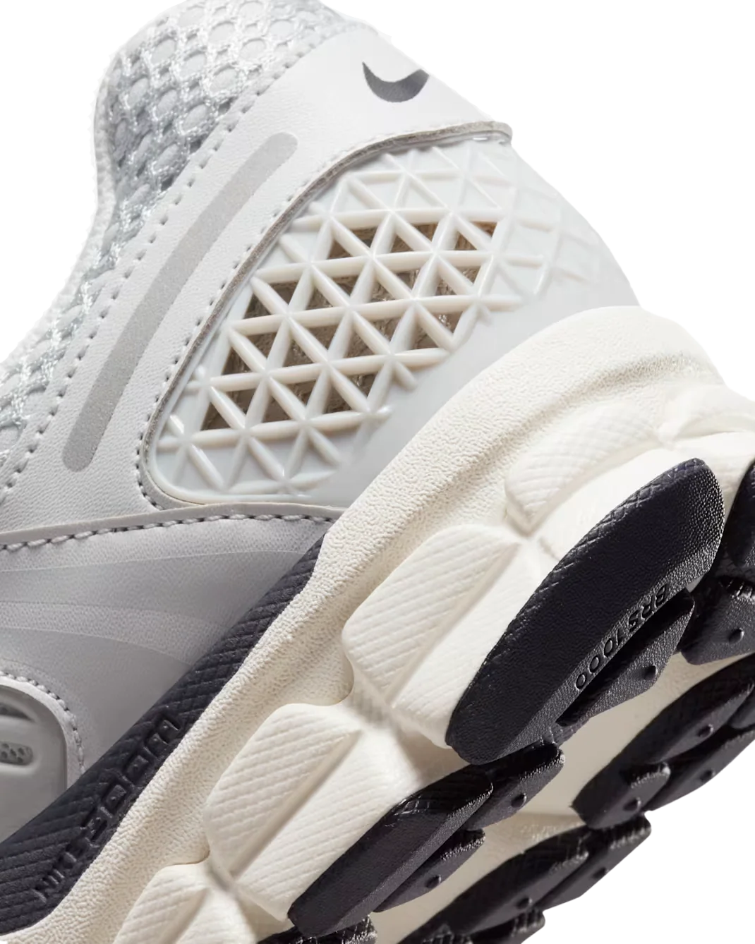 Nike Zoom Vomero 5 'Photon Dust Metallic Silver' (W) - Image 6