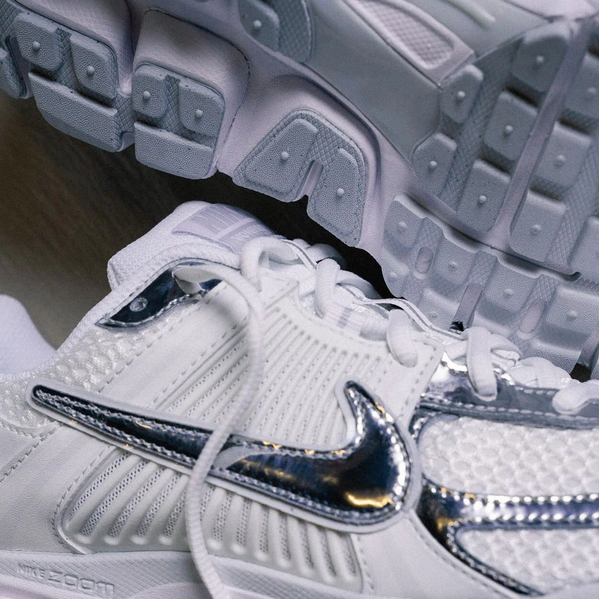 Nike Zoom Vomero 5 'Photon Dust Metallic Silver' (W) - Image 8